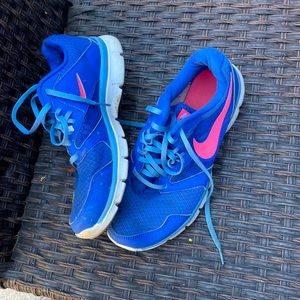 Nike womens 8.5